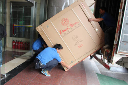 望花钢琴贵重工艺品无忧运